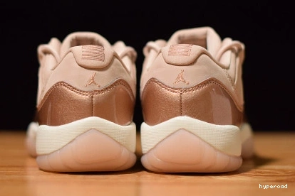 Hyperoad LOW ROSE RETRO (W) GOLD 11 JORDAN - 1107